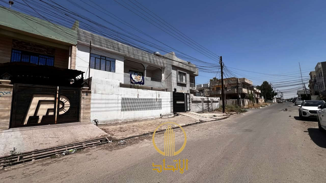 🏛⭐️دار للبيع ⭐️حي البلديات ⭐️🏛
⬅️مدخل كوفي خيال
⬅️خلف فطائر اربيل
⬅️️ مساحـة 230 متر 
⬅️️الابعاد 20متر ❌️ 11متر
⬅️ الإتجاه شروق
⬅️يقع على شارع بعرض ١٥ متر
⬅️طابقين 6 غرف نوم
 ⬅️الطابق الاول هول، استقبال، صحيات ، ٢ غرف نوم 
⬅️الطابق الثاني هول ، صحيات ، ٤ غرف نوم
⬅️ يحتوي على كراج
⬅️موقع مميز

⬅️المكاتبة مع الشرعي مباشرة 

#مكتب_الاتحاد_لتجارة_العقارات_والمقاولات 
لمعرفة الاسعار وباقي العروض انضم لقناة التلكرام
‏ https://t.me/etihad0

 تفاصيل اكثر يرجى مراجعة المكتب
_ 
  مكتب الاتحـــاد للعقار 
الفرع الاول : شارع المصارف الرئيسي 
الفرع الثاني: الصديق بداية سايدين البحرين 
  محمد
***********
 ***********

عبد الرحمن
  *********** 
 🏛

