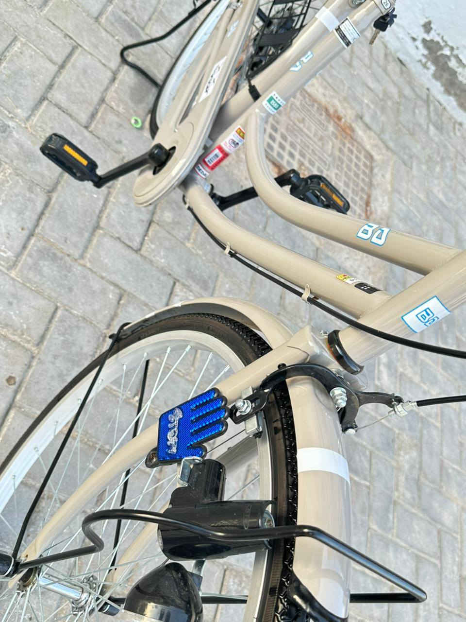 السلام عليكم بايسكل سياحي للبيع نوع BD  حجم 26 موديل 2022
البايسكل نضيف بمعنى الكلمه وعلى ايدي صارلة 10 ايام والبايسكل بلادي سعر البايسكل 150 الف قفل عنواني البصرة ***********
