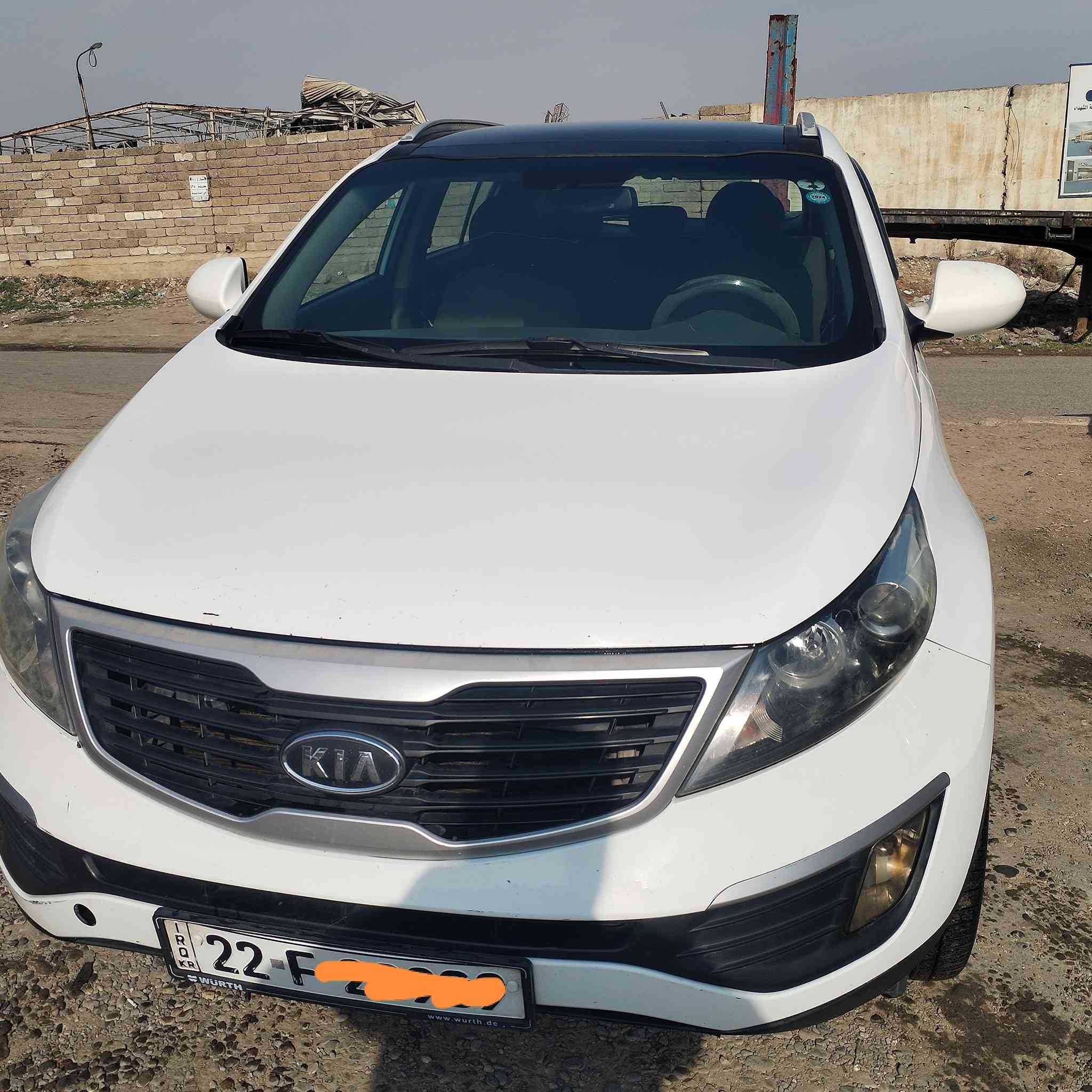 السلام عليكم  
كيا سبورتج 
وارد خليجي 
مكينه اربعه سلندر 2400
كير 6 نمر 
فول مواصفات 
بانوراما 
بصمه 
تشغيل عن بعد 
مرايات كهرب 
تحكمات 
بدون صبغ فقط ملاحضات 
رقمها اربيل الدولي 
بطاقه بانزين 
ويل كروم 
حساس امامي +خلفي 
شرط تحويل + وكاله 
مكاني الموصل حي الميثاق 
السعر 145 وبيها مجال 
***********
***********
