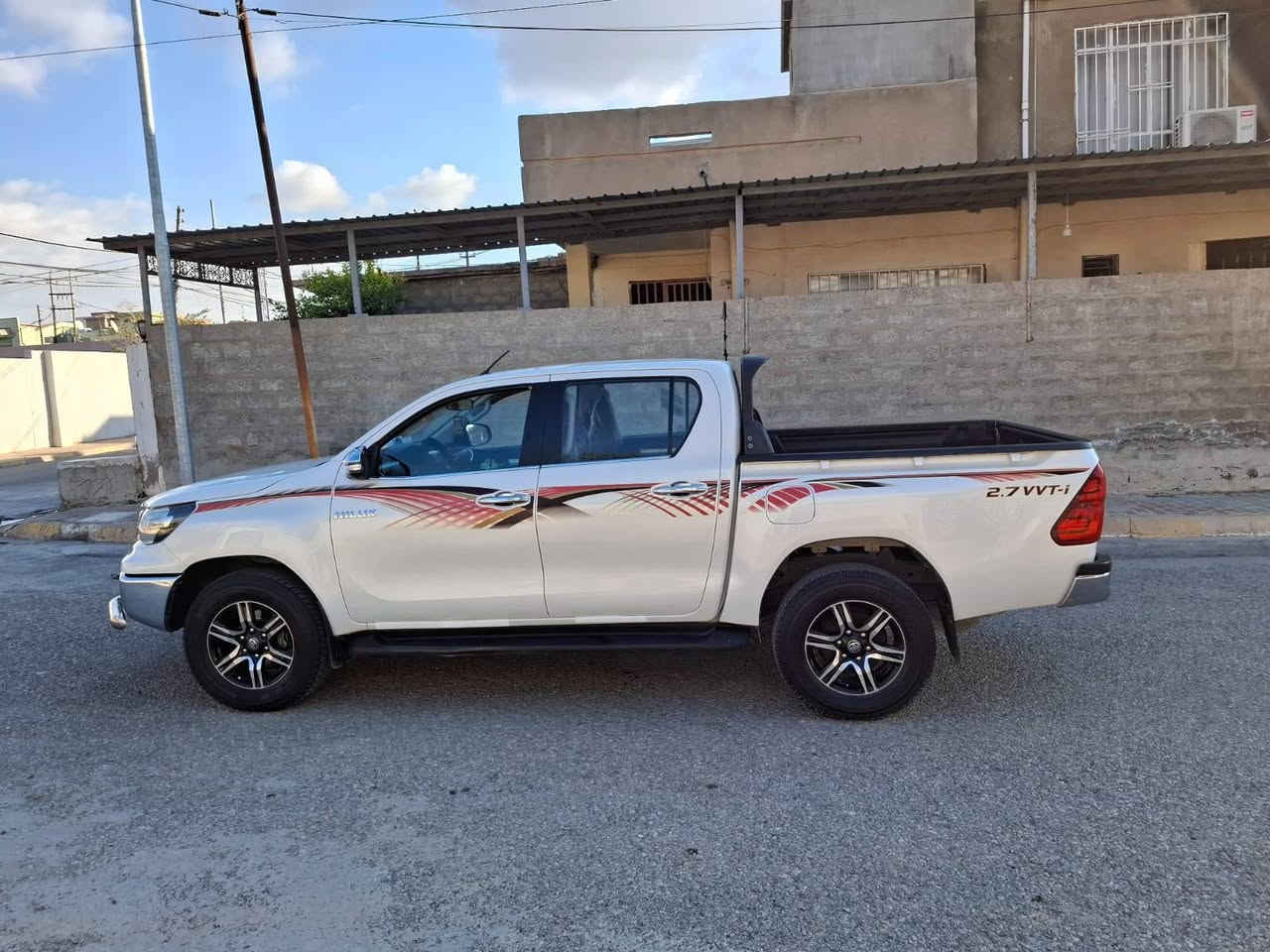 (((بسم الله الرحمن الرحيم)))
سلام عليكم....
 تويتا هايلوكس 2016 كير عادى فوول سيد نهرور بتل   . 
 ***********...
سيارة دينار مصرف مابي
كلشي جديد و كامل ..
سنويه لحد 2029 هزه و ره قم جديد شرط تحويل. رقم دولى 
، كير شرط.گاردن اكسل شرط. صدر لووك . كهربائي كامل شغال  
موصفات . .بتل. شاشه وكاميره .ده عامى نيكل.سلايت .دواخل احمر .ويل كروم. تبريد لمس فوول فوول
طيارات لووك.
 مكينه بدون صرف بيدون بوخار شرط مامفتوح...
***********
***********
سعر  مناسب خابر تدلل...........
..............

 تويتا هايلوكس 2016 كير عادى فوول سيد نهرور بتل
سه ياره كه زور جوان و پاكه مال دوسته.
سه ياره كه دينار مسروفى نيه لووكه...
هه موو گيانى به شرط افروشم ..
سه ياره كه سيد نهرو ى فووله لووك.... كركوك, العراق
