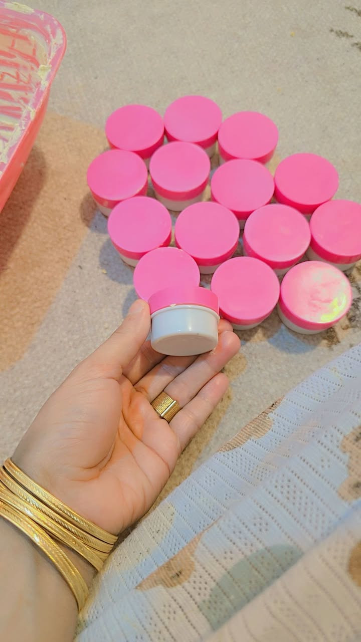 مااعتقد وحده ما جربت شغلي والله انطيج ضمان وياها ومواد كلها راقيه طبيه وما تسب كل اثر
وحت امهات الصالون الحلاقين ياخذون مني كميات والله يا بنات هل تركيبه خليت عليهآ كبسول امريكي يخليها تشتغل فورا وبدون تردددد وعليها حبوب فواره لتنقية الجلد من الحبوب وآثاره والكلف المزمن يعني بين قوسين تعقيم تاااااام وشامل للجلد وتغير الجلد جذريا 👍👍👍🆕🆕🆕🆕🆕🆕 خلطه الكبسولة الأمريكيه الشهيره جديده شغلها نار للعيد تخلي وجهج بشره الطفل بيومين بس


**إذا كنت صاحب هذا الإعلان وتريد حذفه لأي سبب، رجاءا أرسل رسالة إلى الدعم الفني**