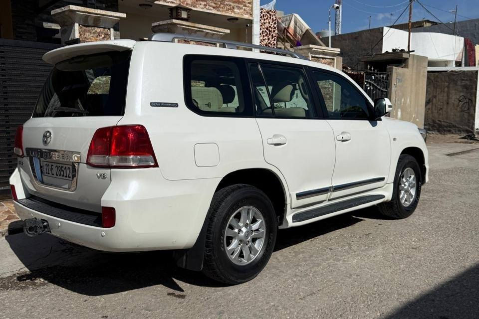 تۆیۆتا لاندکروز 2011 GXR   
فول مواسەفات 
سەیارەکە بێ بۆیاخ 
 مەکینەی نەکراوەتەوە بەشەرت 
سەنەوی تازەیە بەناوی خۆمەوەیە 
هیچ مەسرەفێکی تێدانیە 
زۆر پاک و خاوێن 

سعر : لە کۆمێنت داوای بکە ڕاستەوخۆ بۆت دێت 🤖 

161 هەزار ڕۆشتووە 
بەجوانی و پاکی ماوەتەوە 

ژمارەی خاوەنەکەی 
***********
***********
وەتسئاپ
