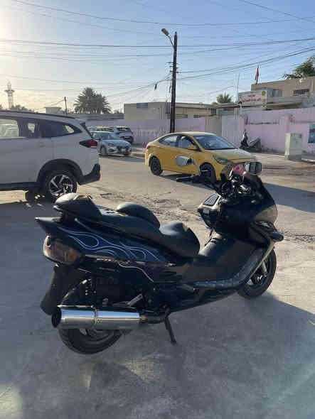 السلام عليكم شبابنه الطيبة فورزا 06 دراجة خير من الله كفالة عامة مكينه بلجيس ماشية 23 الف حقيقي تخم تايرات جدد دراجة مال جناي برغي واحد ممفتوح بيها صالنصه رياضي بلادي وبيها كاتم صوتها حلو وناعم 
دراجة صارلها شهر وشويه نازله رمبه 
دراجة تجي تفحص وتقتنع وماقصر وياك بسعر 
مكانها بغداد حي تونس
***********
