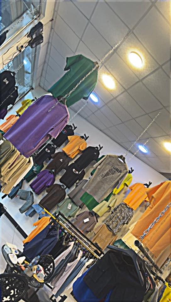 🔥🔥مستلزمات محل ملابس كامله بدون نقص للبيع🔥🔥
غراض محل ملابس كامله فقط غراض للمحل  كلشيي متوفرر بي ستانات و ورفوف وتعاليك خير من الله وبضاعه صيفي و شتوي و سبلت وطاوله وكراسي وتكرم كم قطعه احذيه وملابس داخليه وشفقات جواريب كلشي جاهز يجي اخذ غراض كامله تجي تاخذ غراض وتروح تأجر محل وراسك بارد وبنص سعر السوك محل كامل مكمل اي نقص ما بي 
وتساب : ***********
الهاتف: ***********
