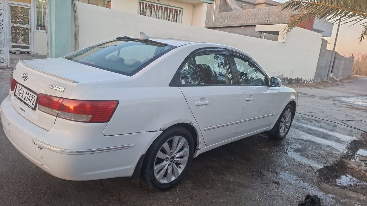 سلام عليكم
سوناته خليجي 2008
بسمي /راقم ديالى نكليزي؟ 
تئدفه تبريد ثلج 
تخم تاير  صدرمامي اخلفي جديد👍
كير مكينه اخير من الله👍
مصبوغه عام  
ربع ماتصرف عليهه 
مكان ديالى بلدروز؟                           ( سعر 88 ورقه💵) 
رقمي***********
