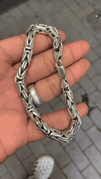 لبيع سوار فضه جديد 54غرام سعر الغرام 3لف مكان بغداد مدينت صدر ***********
