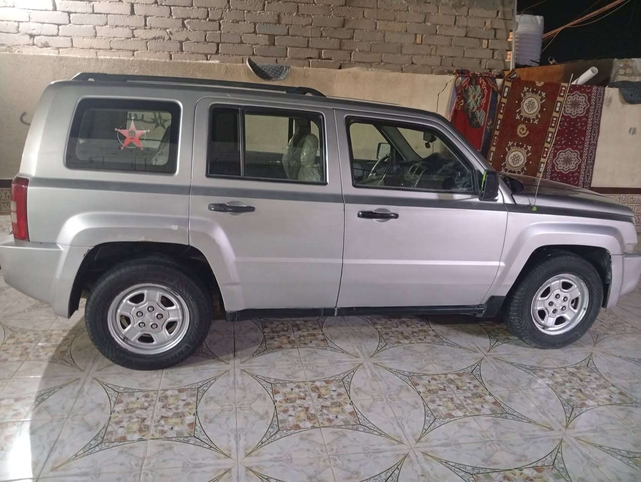 السلام عليكم
جيب باتريوت 
2008
مكينه 4اسلندر 2400
مابيه ضربه 
تحويل مباشر بسمي 
مكينه وكير بل كارتون 
تخم تأير جديد 
رقم بغداد انكليزي بسمي 
المكان ذي قار قضاء الغراف 
السعر 78وبيه مجال 
رجا رجا المو شراي لايتصل
***********
