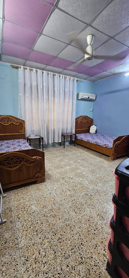 اعلان  18

دار للبيع - حي الرحمة خلف مدرسة جيل الصالح 

200م ( 20م✖️10م ) طابق ونص استقبال هول ثلاث غرف 

💲السعر على تلغرام 
https://t.me/walidhamo
🏢 مكتب النجمة للعقار
📍 الموقع: بعويزة – قرب محطة السادة
📲 ***********
📲 ***********
