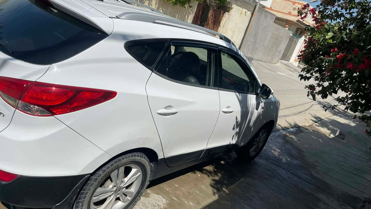 توسان للبيع موديل ٢٠١٤ رقم اربيل با اسمي سنويه هزه كله جديد 
مكينه كير بشرط مامفتوح 
الصبغ مثل ماموضح بالسونار 
السعر ١٢٠ وبيهه مجال
لاستفسار ع رقم *********** المقدادية, ديالى
