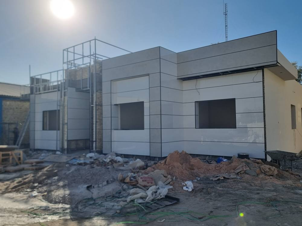 السلام عليكم لتغليف الواجهات ولمحلات واجهات المباني بلبورسلين والفرونتك
***********/للتصال وأنساب ***********
