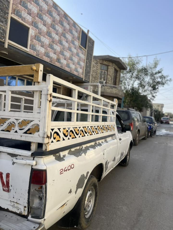 السلام عليكم 

سيارة بيكم نيسان موديل  2002بسمي. تحويل ثاني يوم رقم الماني 
سيارة نضيفة محرك كير مكفولات بيه نواقص بسيطة 
السعر 60 وبيه مجال 
العنوان بغداد الشعب سبع اقصور
الاتصال : ***********
