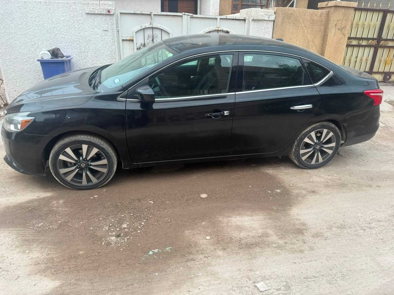 السلام عليكم
نيسان سينترا 2019 SV Special
محرك 1800
كير ومحرك مكفولات 
تبريد شغال 
تحكم ستيرن 
بصمة بيبان 
بصمة تشغيل 
تنتة 
رادارات صفاح 
ضربتهة من امريكا جنطة وجاملغ خلفي وبالعراق بيهة جاملغ امامي جهة السايق 
سيارة جاهزة 
السعر 102
***********
