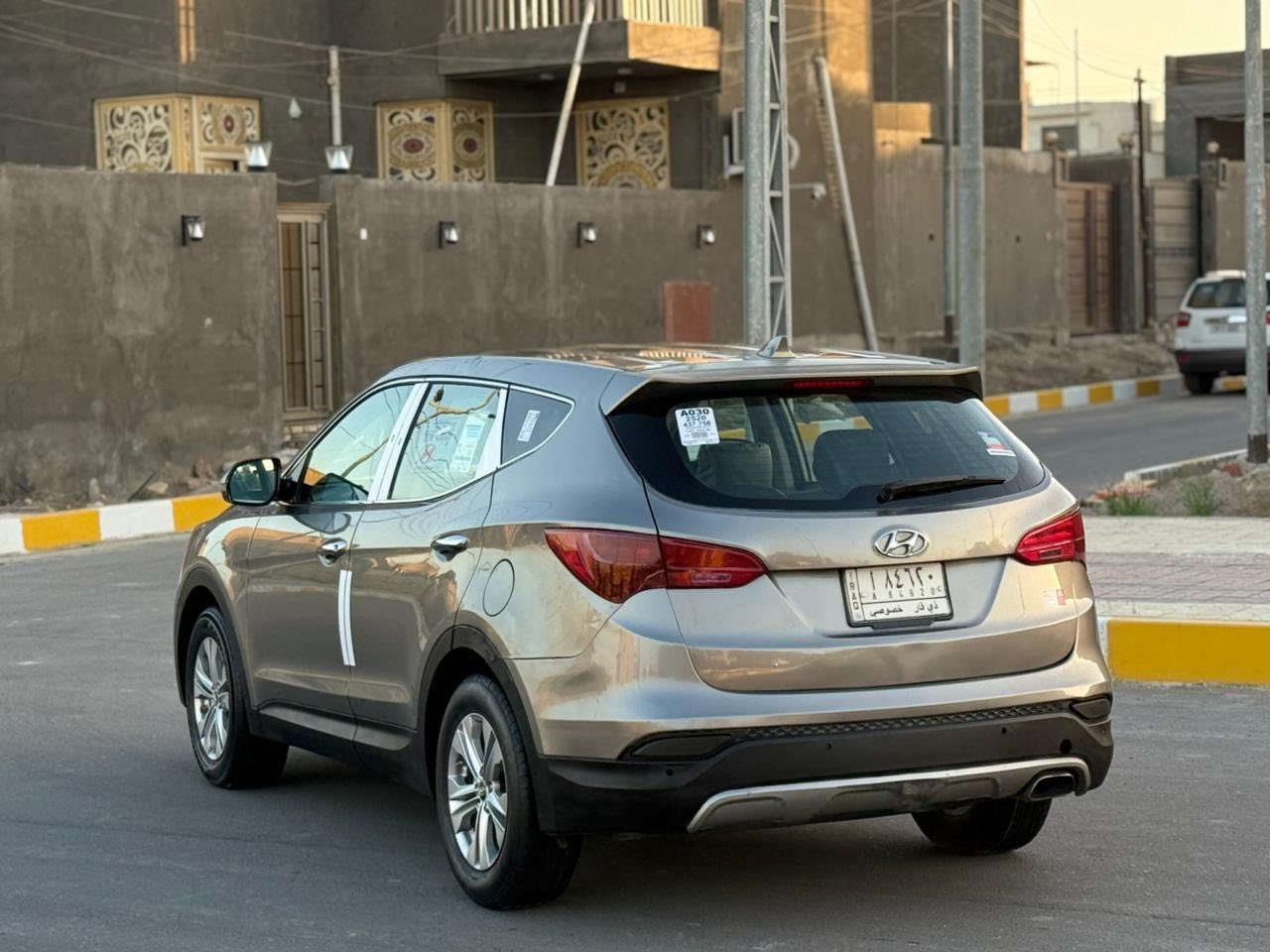 البيع سنتافيه 2015حره بسمي رقم ذي قار دولي حادثه بس قبق صندوق صبغ سياره حلوه وجهازه حداديه وكير ومكينه سعره 135وبيه مجال مكان سياره ناصريه شموخ ***********تصل واني خادم
