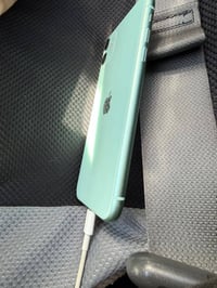 ايفون 11 عادي ذاكره 128البطاريه 92 مبدل شاشه اصليه جهاز نضيف  السعر 22...