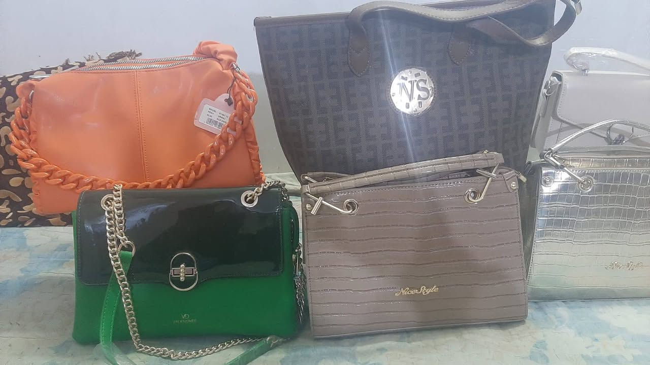 احذيه نسائيه جدد للبيع تصفية محل سعر جوه السوك مع جنط للبيع جمله كميات فقط مكاني كربلاء اي استفسار ***********
