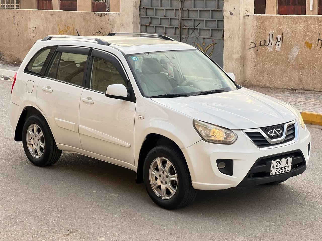 السلام عليكم تيكو موديل 2015 الرقم الدولي 
تحويل مباشر مكينه كير حداديه تخم تاير ع الشركة ماشيه 127 الف 
بيهة جاملغ امامي مصبوغ الباقي كفاله سيارة جديدة مكينه تخم تاير كله جاهز سعرهة 67 ورقه مكاني واسط قضاء الحي 
***********
***********
