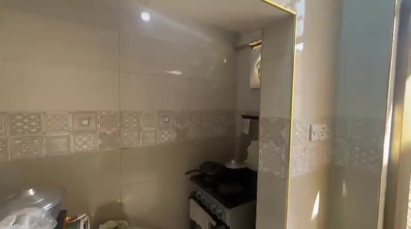 بيت طابو  صرف مكان البيت خلف مقهى الفانوس شارع 80 كربلاء سعر البيت 120 مليون او بي مجال مساحه البيت 100 م الاستفسار والاتصال على الرقم ***********
