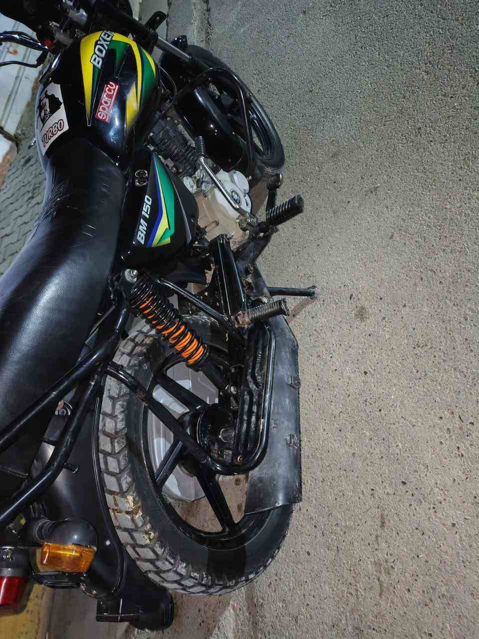 سلام عليكم بوكسر موديل 22دراجه كلش نضيفه وحلا من الصور مكينه مامفتوحه ابد لا نضوح لا تبخير اوراق اصوليات 7 يعني بوجهك تروح ترقم وترقيم مفتوح دراجه ناعمه كلش مكاني بغداد الحسينية عارضها مليون 250 وبيها مجال رقمي ‏‪***********‬‏
