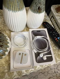 ملحقات ايفون ١٥ • شاحن أصلي • توصيل مجاني