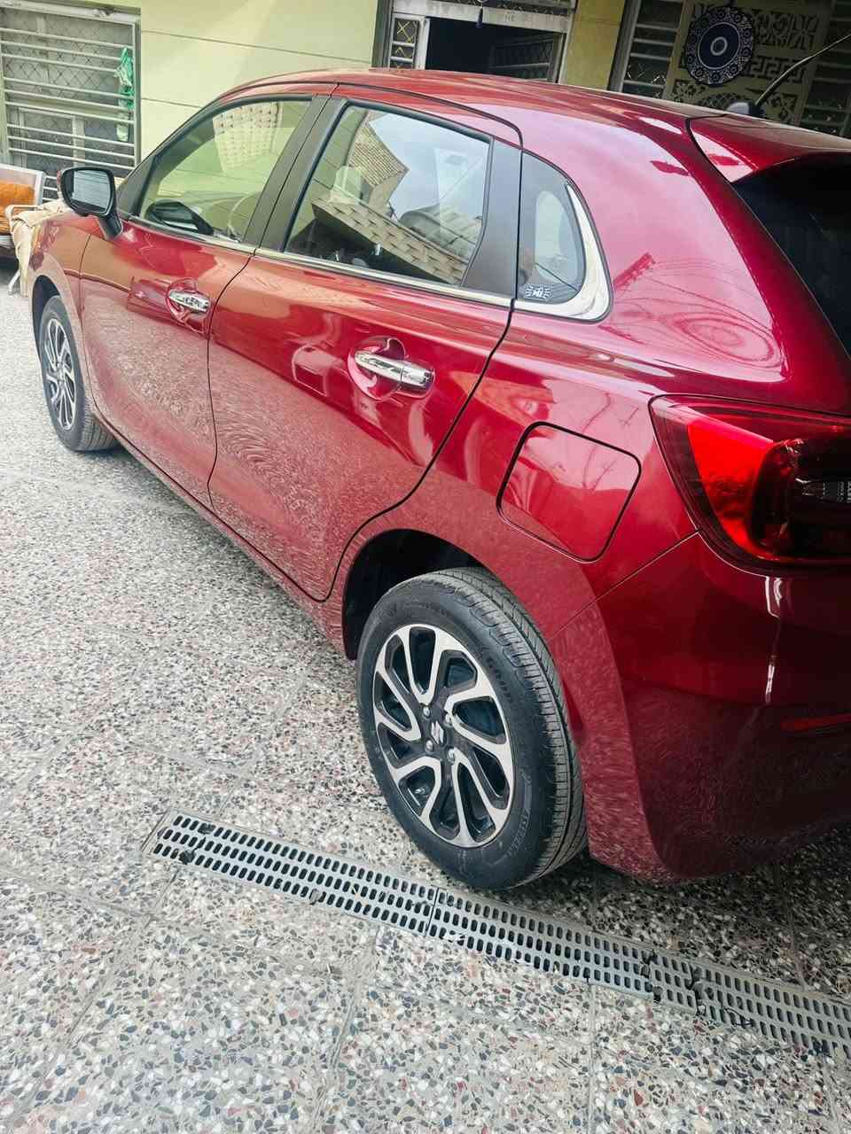 سلام عليكم
سيارة حره باسمي تحويل مباشر
للبيع سيارة سازوكي بالينو 2023
فول مواصفات عد فتحه
ماشية 20 الف 
سيارة نطيفه (مكفوله كفاله عامه)
العنوان بغداد البلديات حي تراث
الرقم ***********
السعر 125وبيه مجال بسيط
