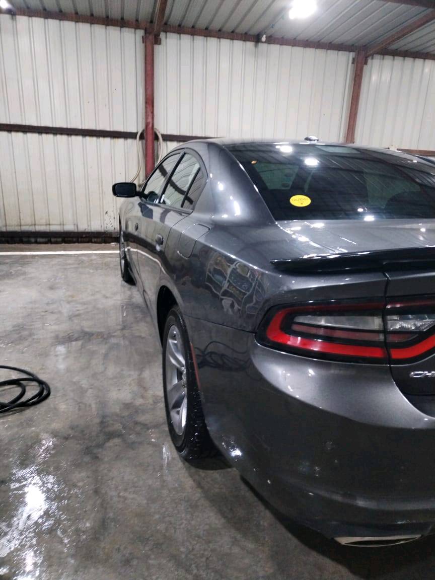 شارجر 2019 اصل sxt فول مواصفات فتحه سقف وبصمة ومكينة 3,6 رقمها اربيل شمالية راعيها موجود بلبصرة ابو السنوية تريد وكالة تريد تداور سيارة بيها قطعتين تبديل إضافة إلى صبغ اثر خدوش حدادية جديدة توني مبدلها ملاحضه السيارة بيها بخار خفيف اول ما تشتغل وراها يروح  سألت عليها كالو كاسكيت شكد تصليحها يصير يطيح من سعرها سيارة فول مواصفات تجي تشوفها وتدلل مستعجل علبيع كلش 