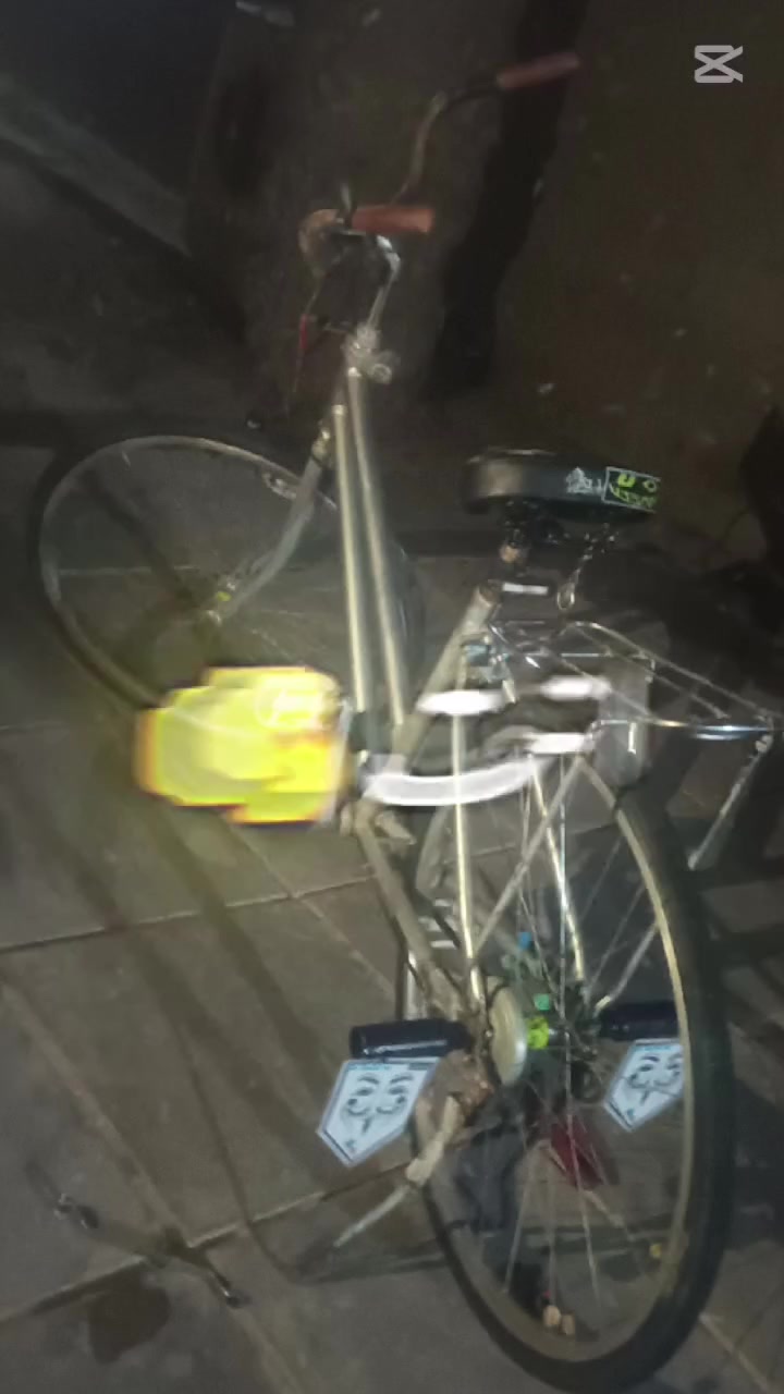 سلام عليكم  باسكل موديل 2014 حجم 26 نصافه متوسطه باسكل ريدنه وسعره 45 وبه مجال


**إذا كنت صاحب هذا الإعلان وتريد حذفه لأي سبب، رجاءا أرسل رسالة إلى الدعم الفني**