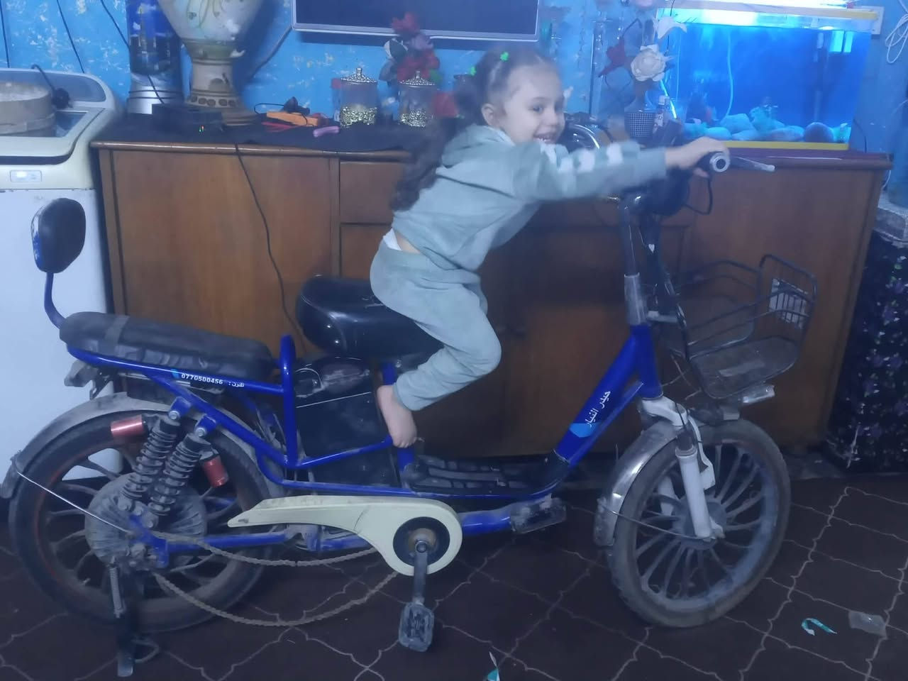 السلام عليكم  دراجة البيع بدون. بطاريات .العنوان /بغداد البياع نهاية الشرطه الخامسة باتجاه شارع الرضوانيه.
السعر. 75 وبيه مجال / *********** واتساب.
