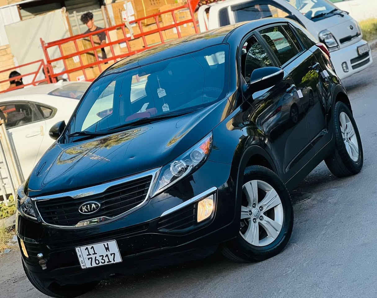 السلام عليكم عندي سبورتج ٢٠١٣ رقم بغداد الدولي جديد
سنويه وأرقام وهزه كله جديد بسمي تحويل ثاني يوم سياره نضيفه وجاهزه مابيها نقص حادثها فقط الجاملغ خلفي وشويه بل جنطه فقط بدون ايرباك بدون داخل باقي مكفول محرك ٢٤٠٠ دوش 
مواصفاتها 
تحكمات 
اشاير بل مري 
لد امامي 
مانع انزلاق 
ايكو 
ويل كب 
كروز سرعه 
محرك ٢٤٠٠ دوش 
تبريد ثلاج 
تخم تاير 
حداديه نضيفه 
سياره جديده وجاهزه 
مكان السياره بغداد 
عارضها ب ١١٤ وبيها مجال للشراي 
وهذا رقمي 
***********
