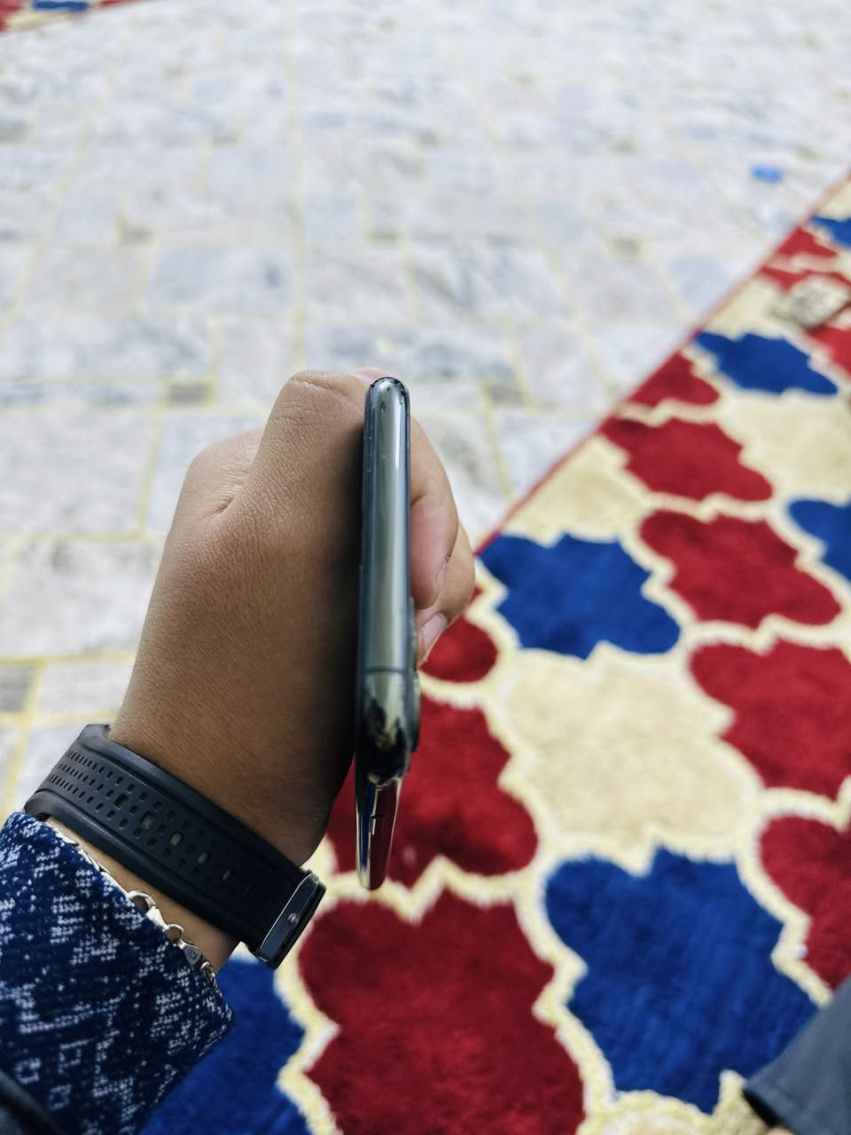 السلام عليكم جهاز أيفون ١١ برو ماكس للبيع نضيف جدا شخط ما بي بطارية ٨٧ بلادي لا مفتوح ولا مصلح ذاكرة ٢٥٦ السعر ٤٠٠ وبي مجال بسيط العنوان بغداد الرشاد الرقم ***********
