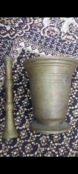 سلام عليكم هاون للبيع نحاس قياس 24 مخطط وزن 12 كيلو ***********
