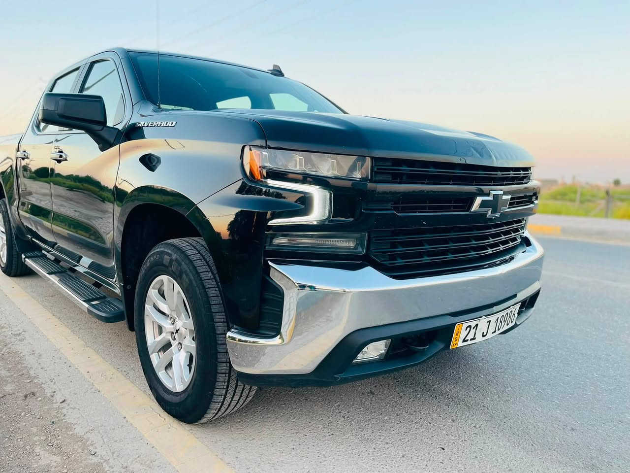 Chevrolet silverado 2021 
V8 5300 4X4

مواصفات
كاميرا
شاشة كبير
شغال
حساس
لايت ليد
كشنات هيتر
ماشية :90 الف 
حادث: باب البدي فقط

سعر : $ 288 بيها مجال
مكان  واسط الزبيدية
***********
***********
