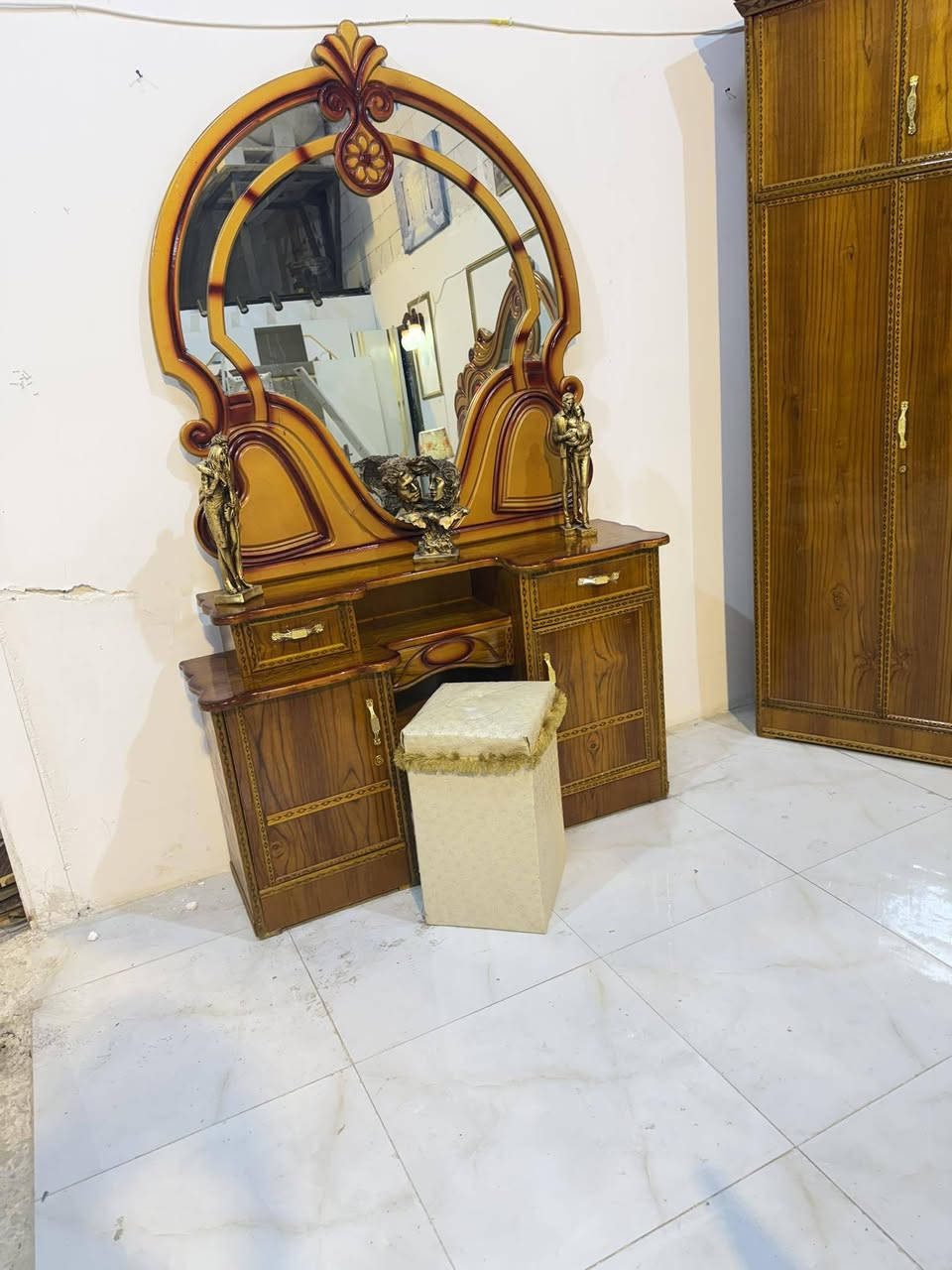 غرفه صاج شغل وصط ***********
نضافته ٩٠ 
غرفه مستعمله 
سعره ٨٥٠ ٨٠٠ 
شد ونقل داخل بغداد مجاني
طابوريه هديه
