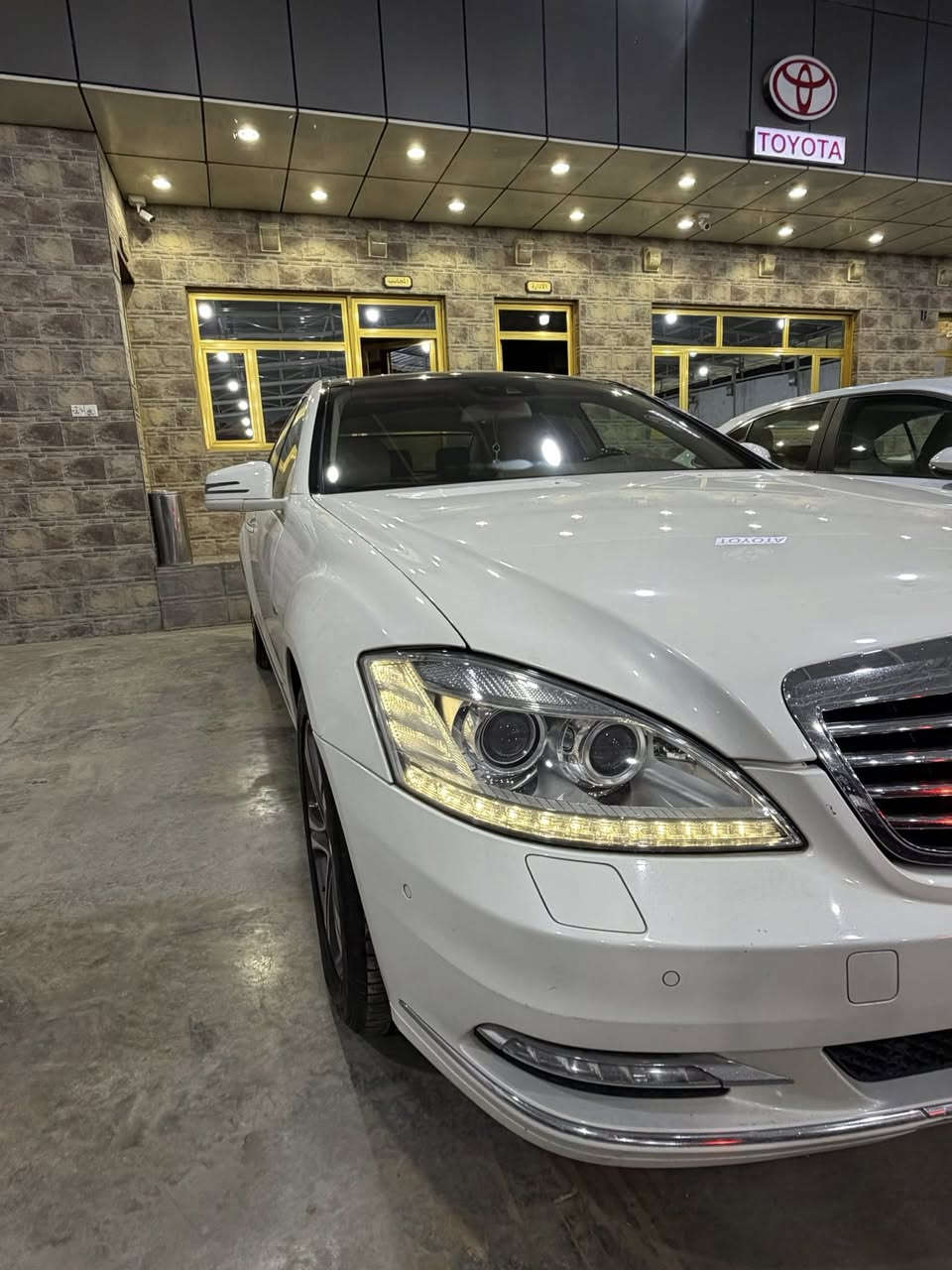 مرسيدس بنز 2012 s350 مواصفات الماني ضمان دولي
فول مواصفات ‎إس كلاس, S350, 2012
عدد الكيلومتر 124 كيلو
سلندر: 6 سلندر
 محرك: 3.5
سقف بانوراما -كاميرا خلفية  - الصندوق الكهربائي  
کشن تدفئة وتبرید - بصمة - شاشة  - صندوق شفط
بوب شفط  - لایت زینون -  لایت لید - دشبول ليد
 سستم سماعات harman kardon
ربع كشنات كهربائي - ٥بردات كهربائي 
حساس امامي خلفي 

العنوان : الكريعات شارع المعارض معرض اليمامه

للاستفسار الاتصال ع الارقام التالية 

***********
***********
