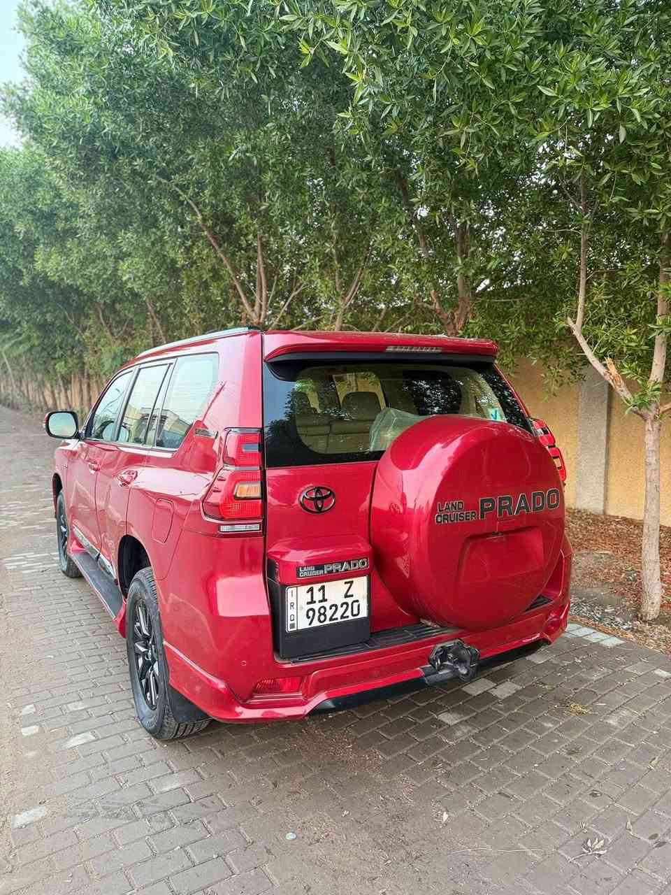 السلام عليكم 
برادو 2022 لون ماروني مد نايت ماشيه 86 فول موصفات
سياره نضيفه بيها صبغ بيبان ثنين سعرها 377$ وبيها شي بسيط ***********
