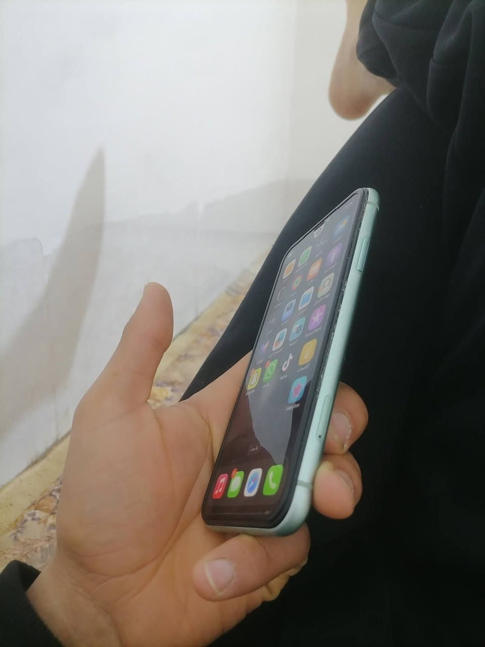 السلام عليكم ايفون 11 عادي السعر نار بالخاص ***********

