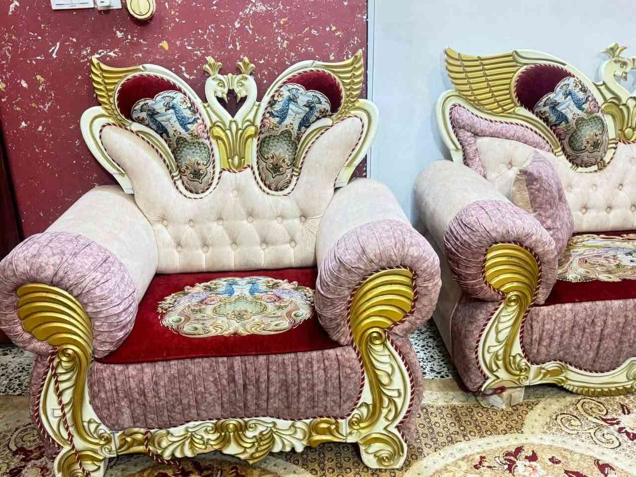 السلام عليكم تخم ١٢ نفر ٣ كبار و٢ زغار تزكام ملكي جديد.السعر 500 وبيه مجال 
لاتصال ***********
