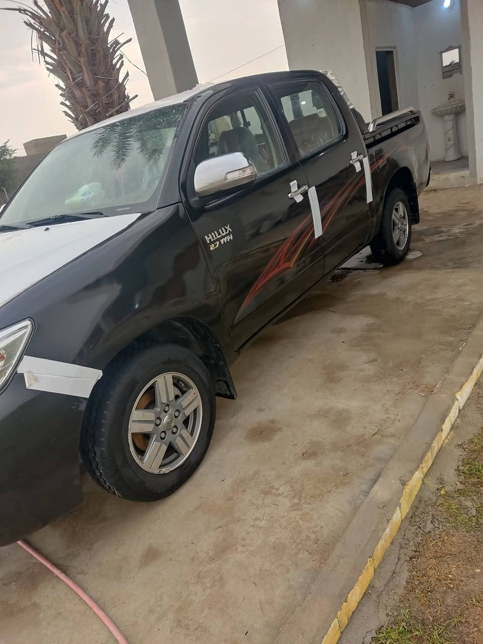 السلام عليكم ورحمه الله وبركاته 
بيكم هايلوكس موديل 14
شاصي 19 كويتي 
كير ومكينه واكسن حداديه مكفولات 
لسياره مرشوشه حزام اثر جراد بدون حادث ومعجون 
شاشه لمس سنتر لوك شغال تبريد شغال كهربائيات شغاله 
رقم بغداد سنويه ل29 تحويل مباشر ثاني يوم 
دواخله جدد كلش ارضيه جلد سياره مال جناي 
مكاني بابل الحمزه الغربي الاتصال ***********
