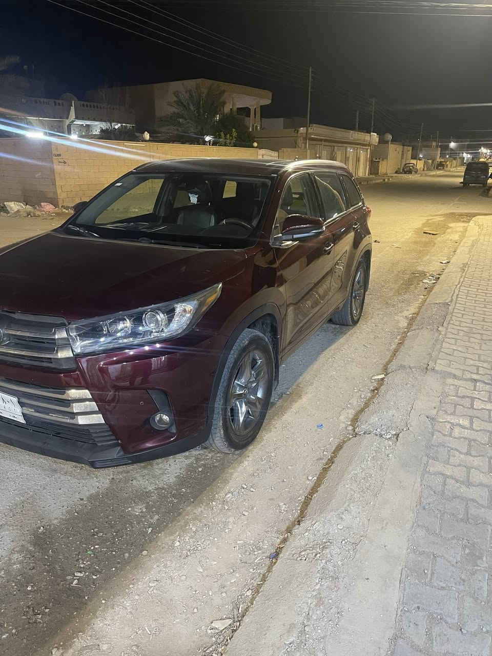 هايلندر 2019 اعلى شي بلاتينيوم 
لون احمر 

رقم بغداد 

ضرر جاملغ خلفي وأمامي فقد 

ماشيه ٥٣ ألف كيلو 

السعر ٢٦٥٠٠ وبي مجال 

مكان الأنبار حديثه 

هاتف ***********
