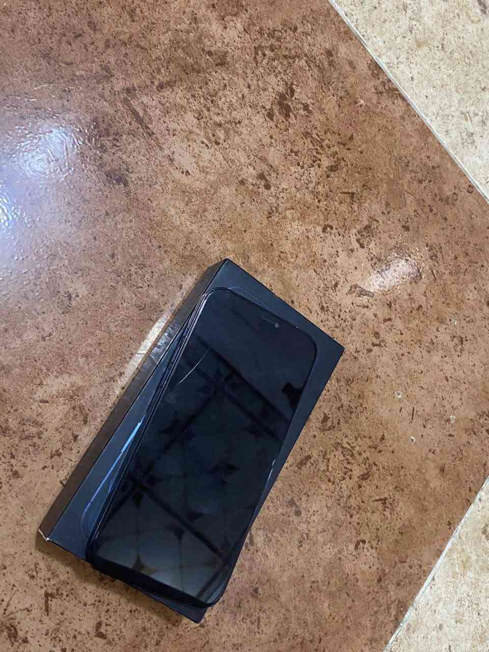 السلام وعليكم
12برو ماكس عربي شرق اوسط 
A/AA محدث اخر تحديث 
ذاكره 256G جهاز نضيف كلش كامل ملحقات
مستبدل شاشا اصليه خيارات ام تكوين بطاريه 77 بدون صرف 
جهاز شغال شخطه مابي مثل مابصوره نفسه مكان جلولاء سعر 325بي مجال حك جيتك 
يرحم موتاك معجبك سعر لا تصير براسي فيلسوف 
***********
