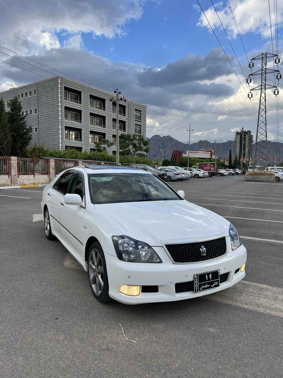 سەرتا بەناوی خوای گەورە و میهرەبان
                                                 سڵاو لە ئەدمین🫡🤍                                                         
Toyota crown grs 180🩶✈️
‎شاهینە مۆدیل ٢٠٠٧ 
‎بڕاوە بڕاوە بڕاوە
‎گێڕ گەورە مەکینە بچوک١٨٠
‎بەشەرتی گێڕ و مەکینە
‎تەقەو ڕەقە کارەبای کامل بەشەرت 
‎تەبریت سارد و گەرم بەشەرت
                                    ٣ دوگمەی سڵایت ناو پاکەت
                                  ناو و دەری وەک و یەک جوانە
‎سەیارەکە نمونەیە
‎پاتری تازە ، ڕۆنی مەکینە و هایدرۆلیکی گێڕی گۆڕاوە 
‎نرخی ٦٢ و مەجالێ برایانە
‎لە ڕانیەم
0750 837 6915

