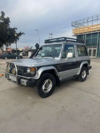 موديل ١٩٩٣ • محرك V6 • صبغ ٣ قطع