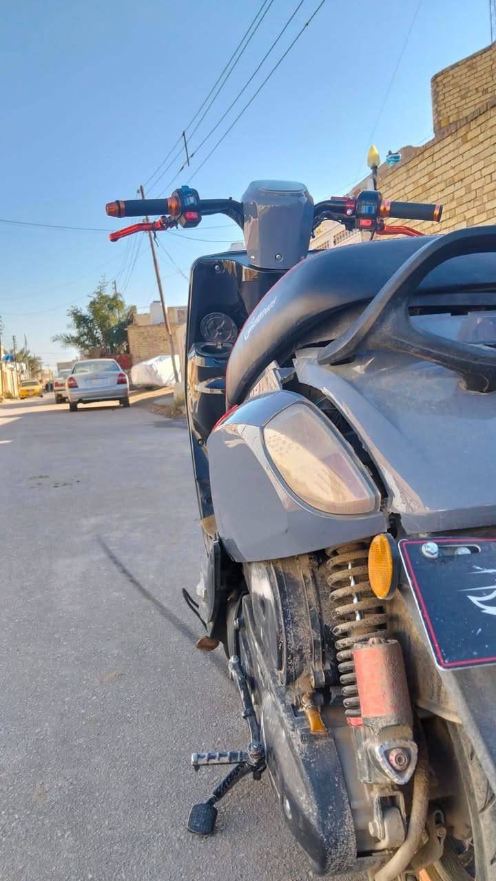 يالله أللهم صلِّ على محمد وآل محمد
سلام عليكم شباب 

ماكس بوليس صيني

للبيع فقط السعر 700وببها مجال للشراي 

الدراجة كامله من كلشي شغل واطلع
 

 الكهربائيات كلها كاملها كلوبات اشايار 

شلعه ومعدل المكينه ما مفتوحه 

مكلف بالنشر وهذا رقم راعيها 

***********
