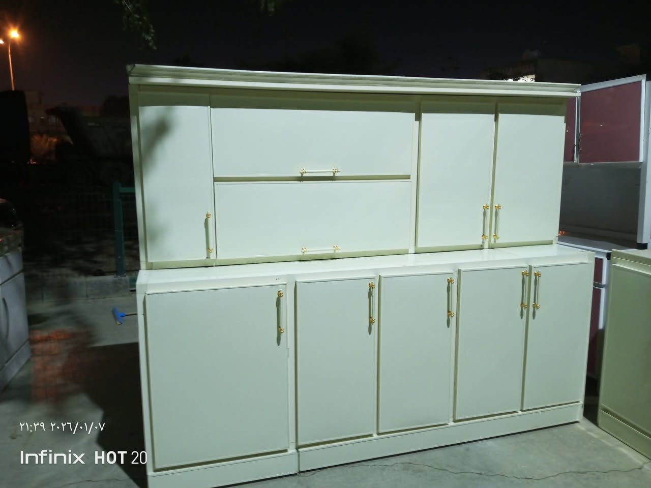 ئاڵتونی کرێمی  دوومترو25  مەخسەلەی مترو 80  زۆرزۆر پاکوو بێ عەیبوجوانە  بەلاش بەلاش بۆنرخی مسج بکە *********** گۆڕینۆ ئەکەم بەکەوانتەری کۆنەو شکاو  
ئەشیای چیت هەیە بۆم بنێرە بەسعری باش ئەیکڕم
