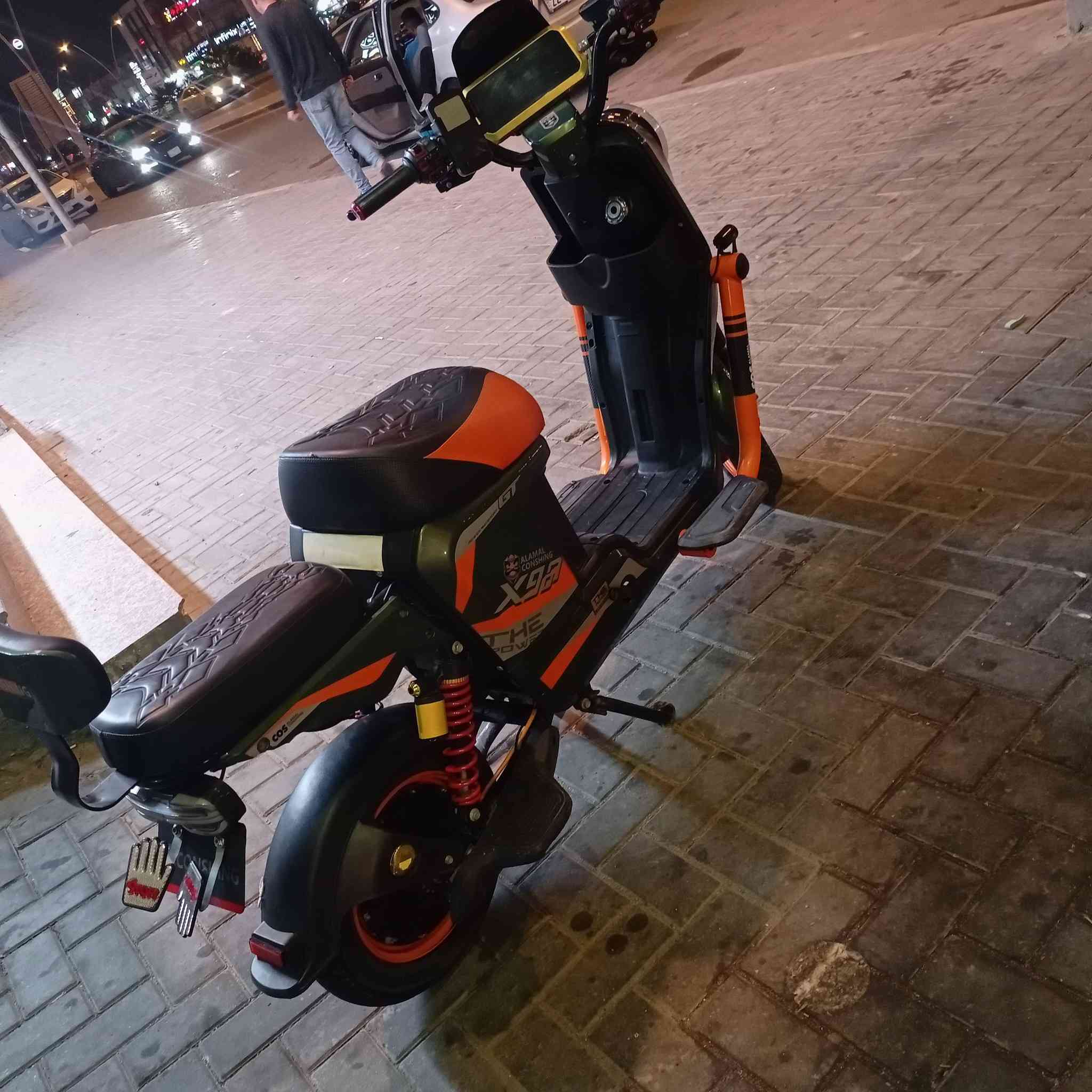 سلام عليكم
دراجه شحن كامله من كلشي مابيه شي 
دراجه بطاريات كامله بطاريات جديدة X900
دراجه حلوه ما متعوبه تقيم شوف العين 
بصمه وسويج بريكات هيدروليك 
المكان البصره القبلة السعر 430وبيه مجال قليل بيع مستعجل رقمي ***********
