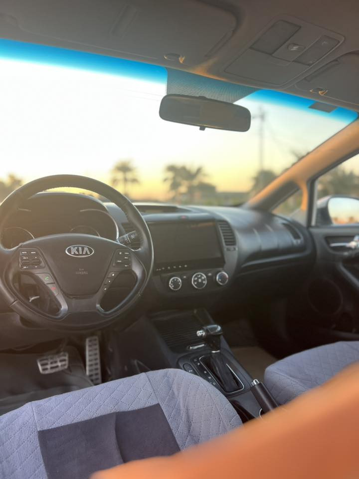 السلام عليكم 
سيراتو 2013 
خليجي سياره كفاله عامه 
عده طلقه باب عكس السايق مصلحه بمقدار شبر 
مكينه 1600 دوش المرغوب
كير AT 
ويل كب السياره بلاد حجم 16 
رقم جديد سليمانيه بأسمي 
سياره جاهزه 
السعر 121$ وبيه مجال بسيط 
للأستفسار ‭٠٧٧٦ ٣٢١ ٠٧٧٢‬ مكلف بلنشر
