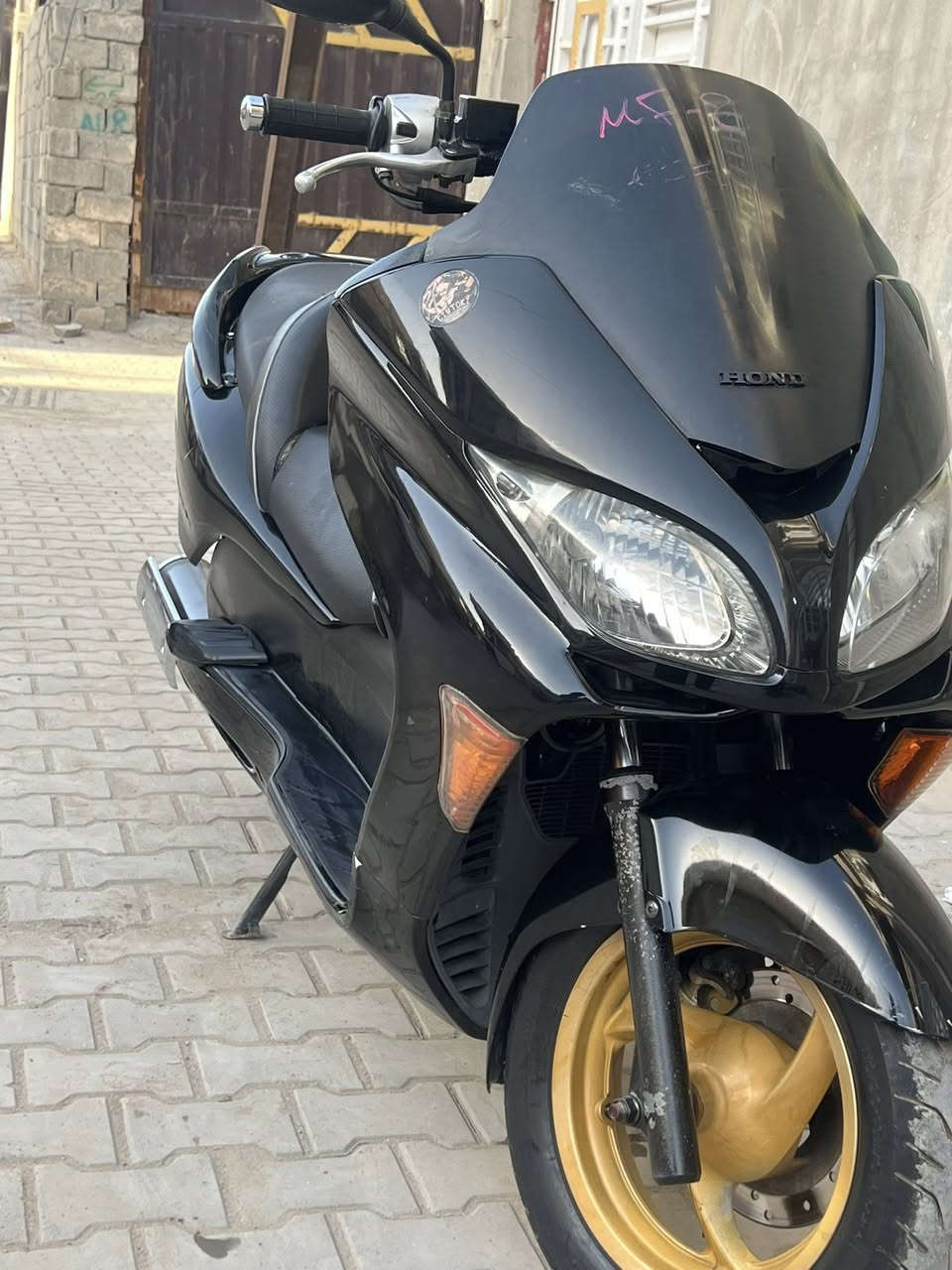 سلام عليكم
 للبيع / درجة فورزة 09 (7 كير) (4 تحويلات)فول مواصفات قبل شهر منزله من الرمبه تدفئة يدات جهاز كامل سماعات دفن كله بلاد بحالة الوكاله الدراجة بصمتين وسويج طواريء الويالة ذهبية مازدات كرستال جك جنطة دبل عالي ناصي الدراجة مكفولة كفالة عامة بيه مكاتبه منفيس جيب وياك الف فيتر وفحص السعر خاص راسلني ودلل الشراية يراسلني التواصل واتساب 📞 (***********)
