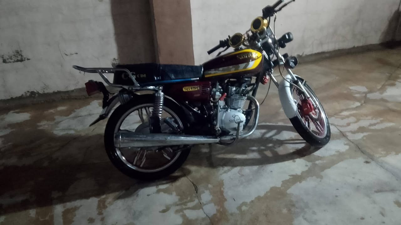 دراجة ايراني للبيع 5كيرسونيك نضافه فول كهربائيات شغال لا صرف ولابخار موديل 2022محرك اسبانه ممضروب مكاني كركوك شارع المرور القديمة قرب حلويات الشام السعر 475 وبي مجال هذا رقمي (***********)
