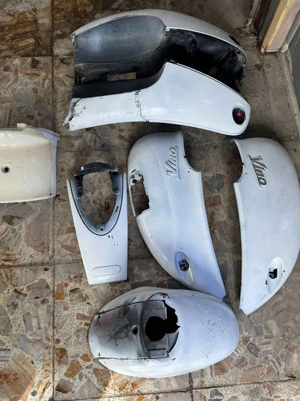 السلام عليكم إخوان عدي كفرات مال دراجه عبد الحليم نثيه 
نضيفات بلاد مو تجاري عوزهن شويه ترتيب السعر 40 وبيهن مجال مكاني بغداد السيديه ما متواجد ع الفيس 
*********** وتساب 
وعدي توصيل
