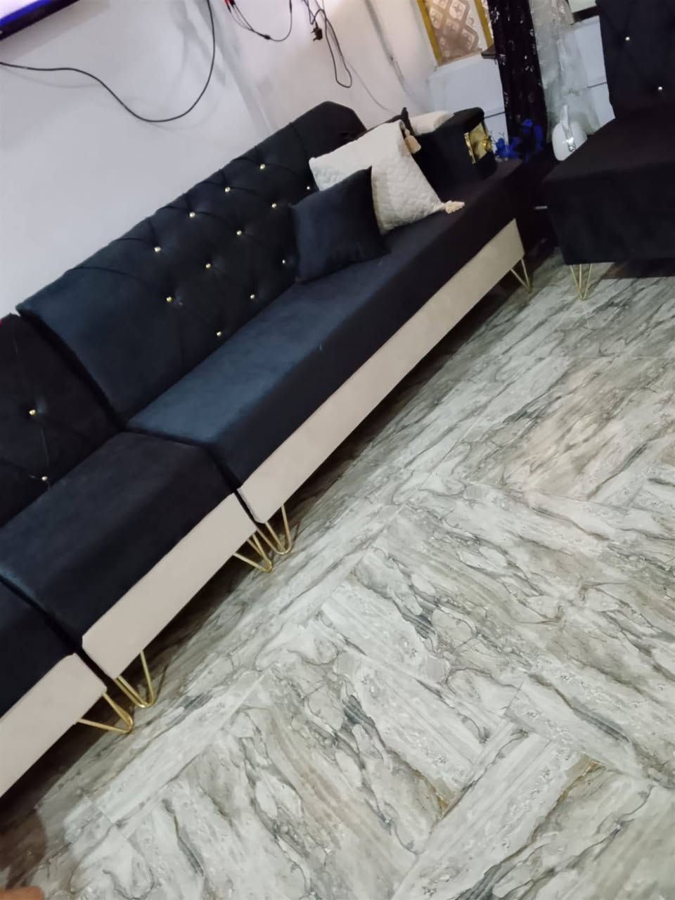 ديوان للبيع ٨ مقاعد + طبله وسطية واربع كوشات سعر ٢٥٠ وبي مجال


**إذا كنت صاحب هذا الإعلان وتريد حذفه لأي سبب، رجاءا أرسل رسالة إلى الدعم الفني**