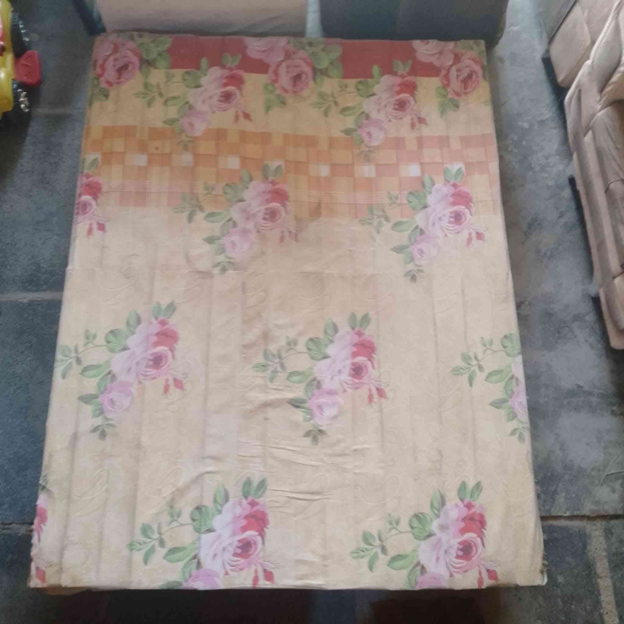 السلام عليكم جربايه نفرين البيع
بغداد جكوك ب ٥٠ الف 
واتساب ***********
